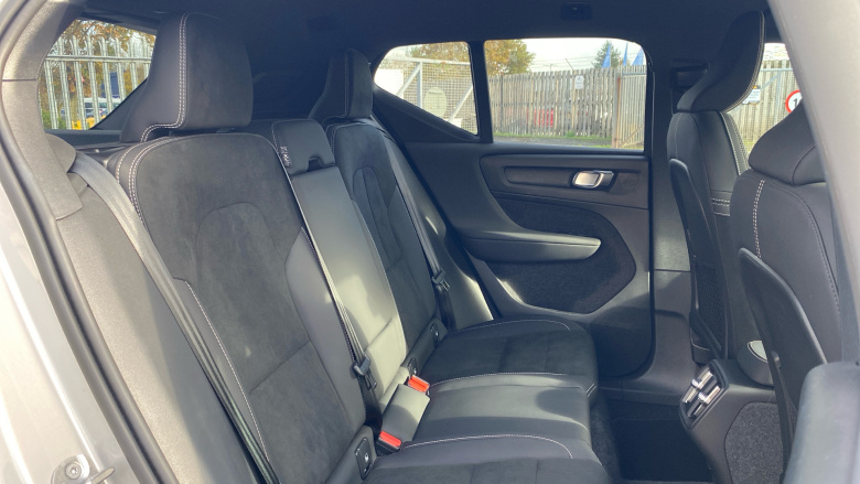 Volvo XC40 2.0 B3P Plus Dark 5dr Auto Petrol Estate